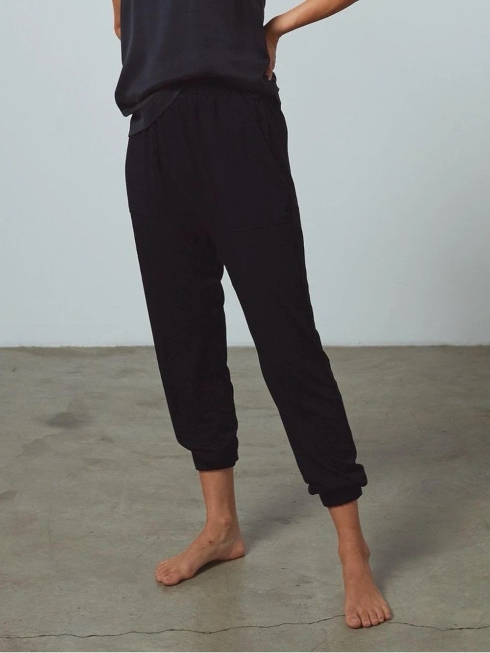 Lunya Soft Modal Draped Joggers Pants NWOT Black Size Large
